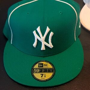 New EraNew York Yankees Team Outline 59FIFTY Green Fitted - New Era